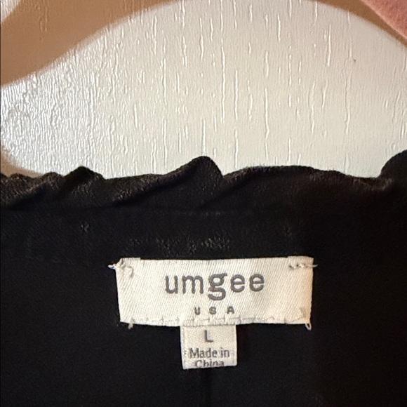 Black Ruffled Button-Up Top - Picture 2 of 11